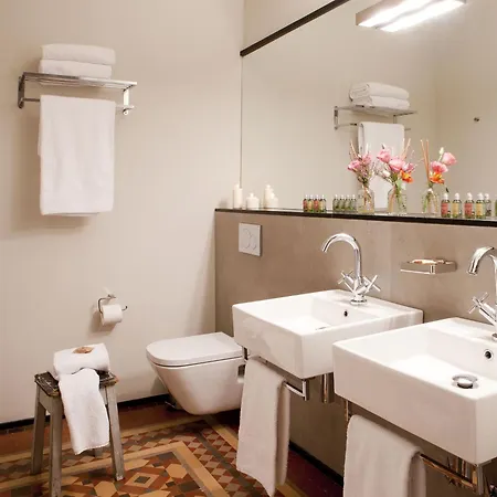 We Boutique 3*