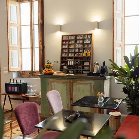 We Boutique 3*
