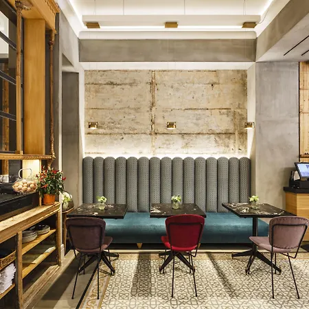 We Boutique 4*